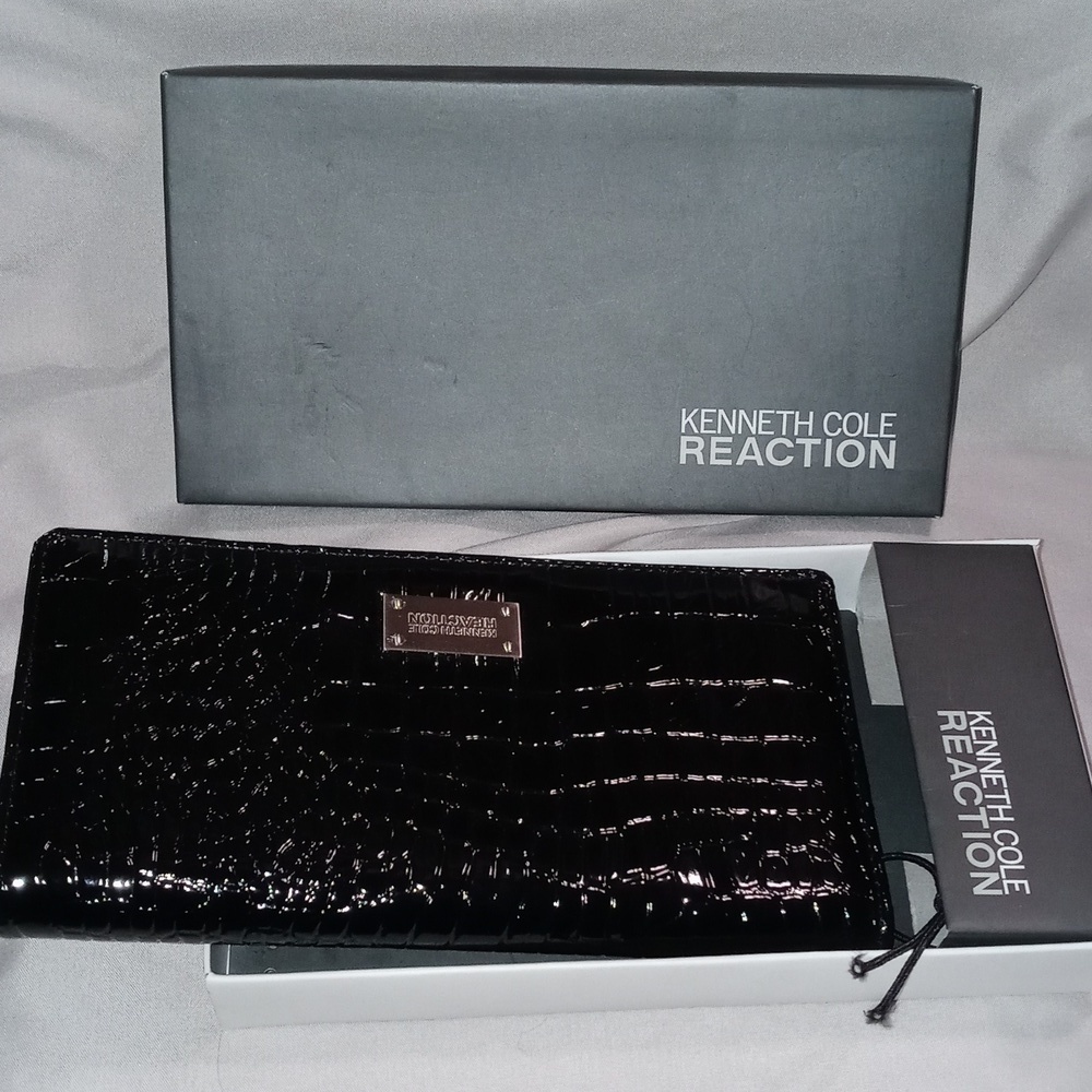 NWT Kenneth Cole slim clutch wallet patient leather